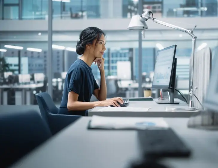 Woman on a computer